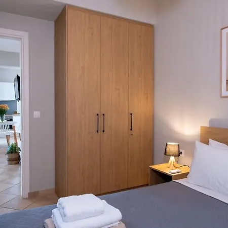 Plaka Paradise Apartament *