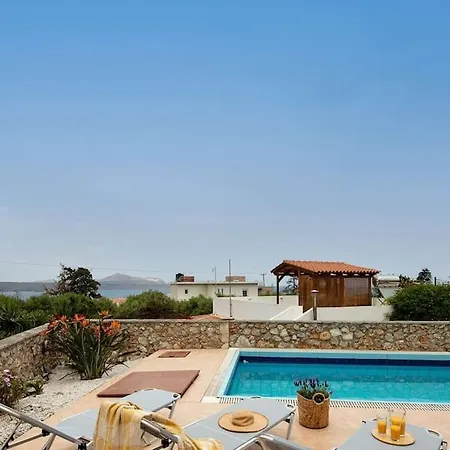 Апартаменты Plaka Paradise *